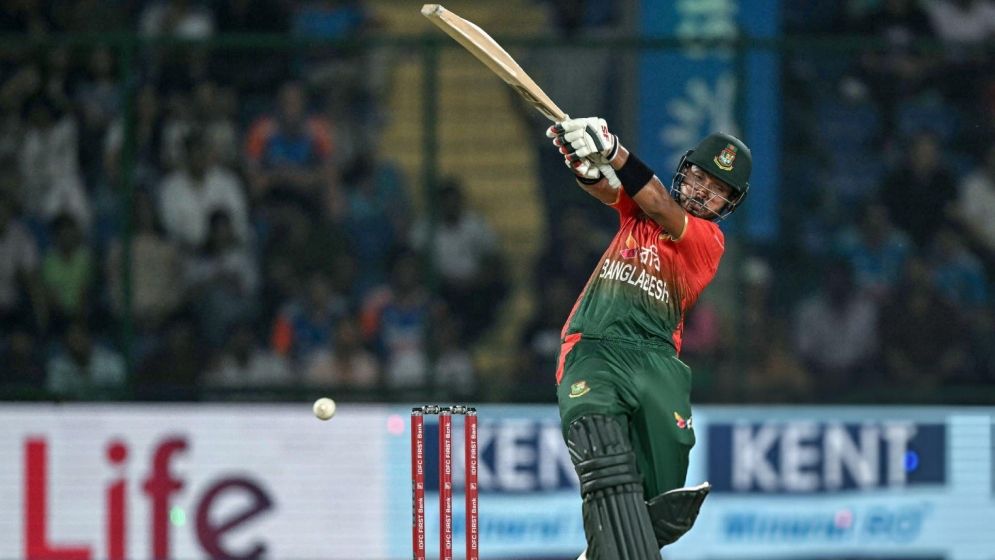 ছক্কার বৃষ্টি!!! পারভেজ হোসেন ইমনের রেকর্ড গড় সেঞ্চুরি!!!