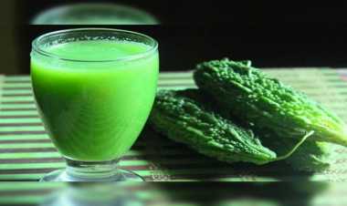 চুল পড়া কমাতে করলার ব্যবহার।
