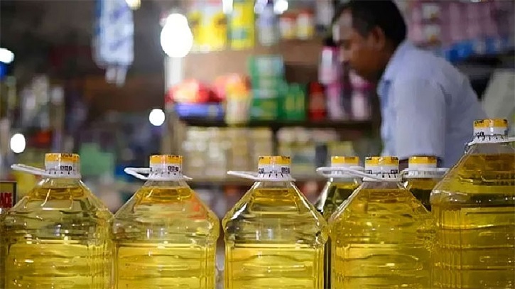 সয়াবিন তেলের দাম বাড়ল লিটার প্রতি ১৪ টাকা করে।